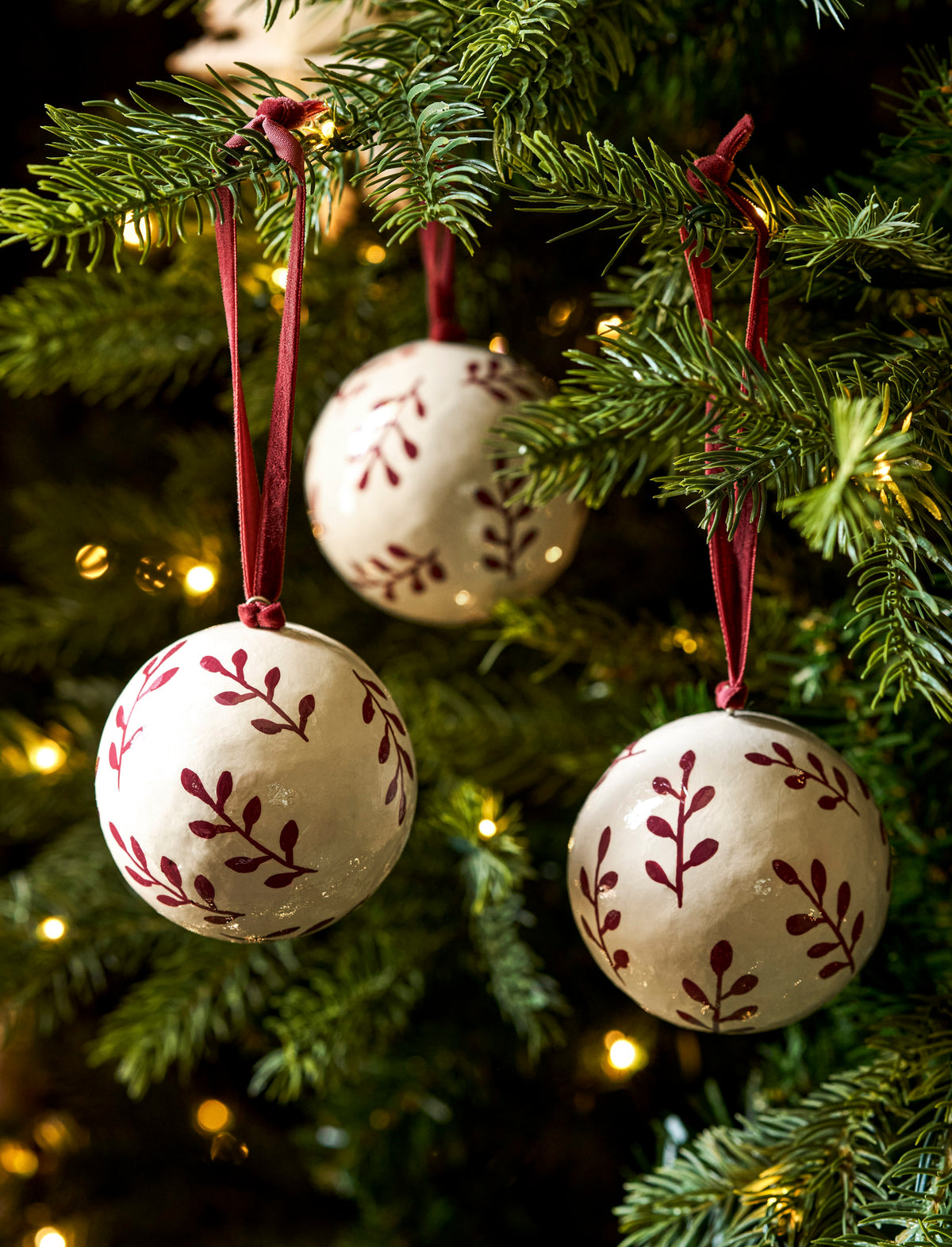 Dovedale Christmas Bauble - Warm white & Berry