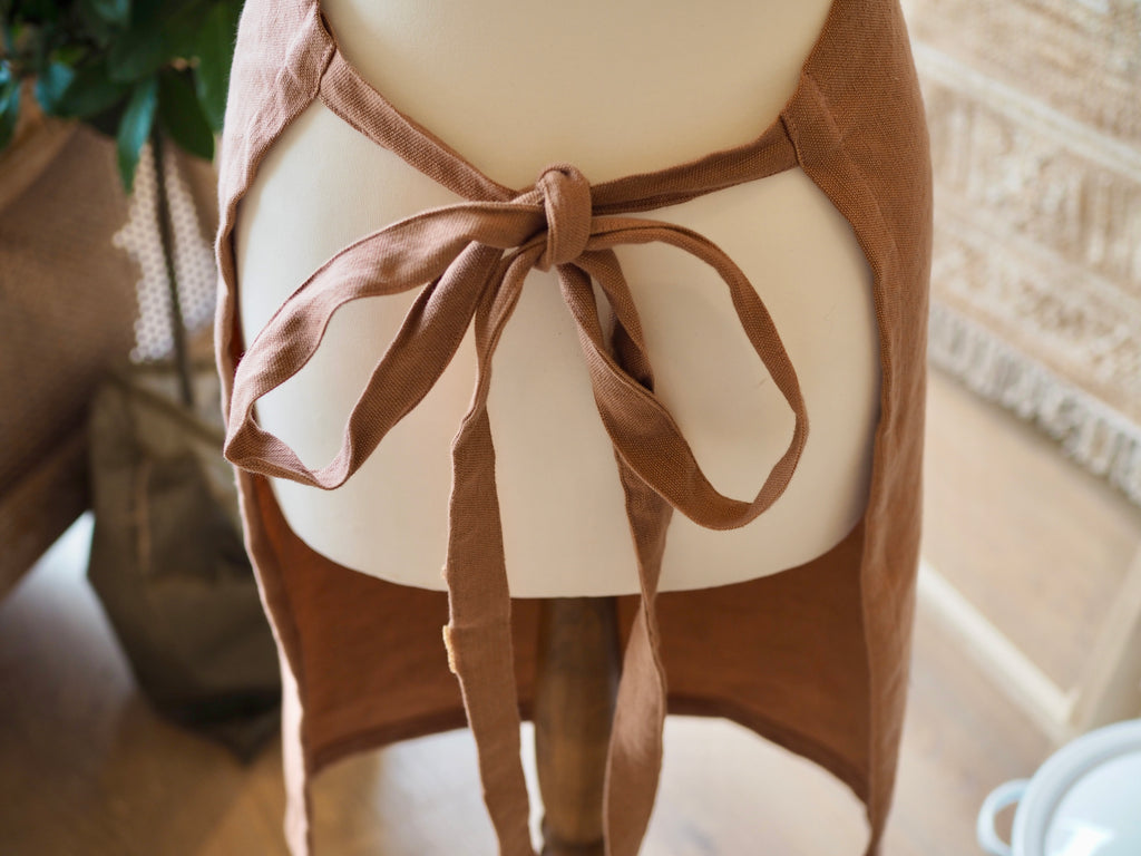 Cohen & Co. Belfast Linen Apron - Rust, Tieback