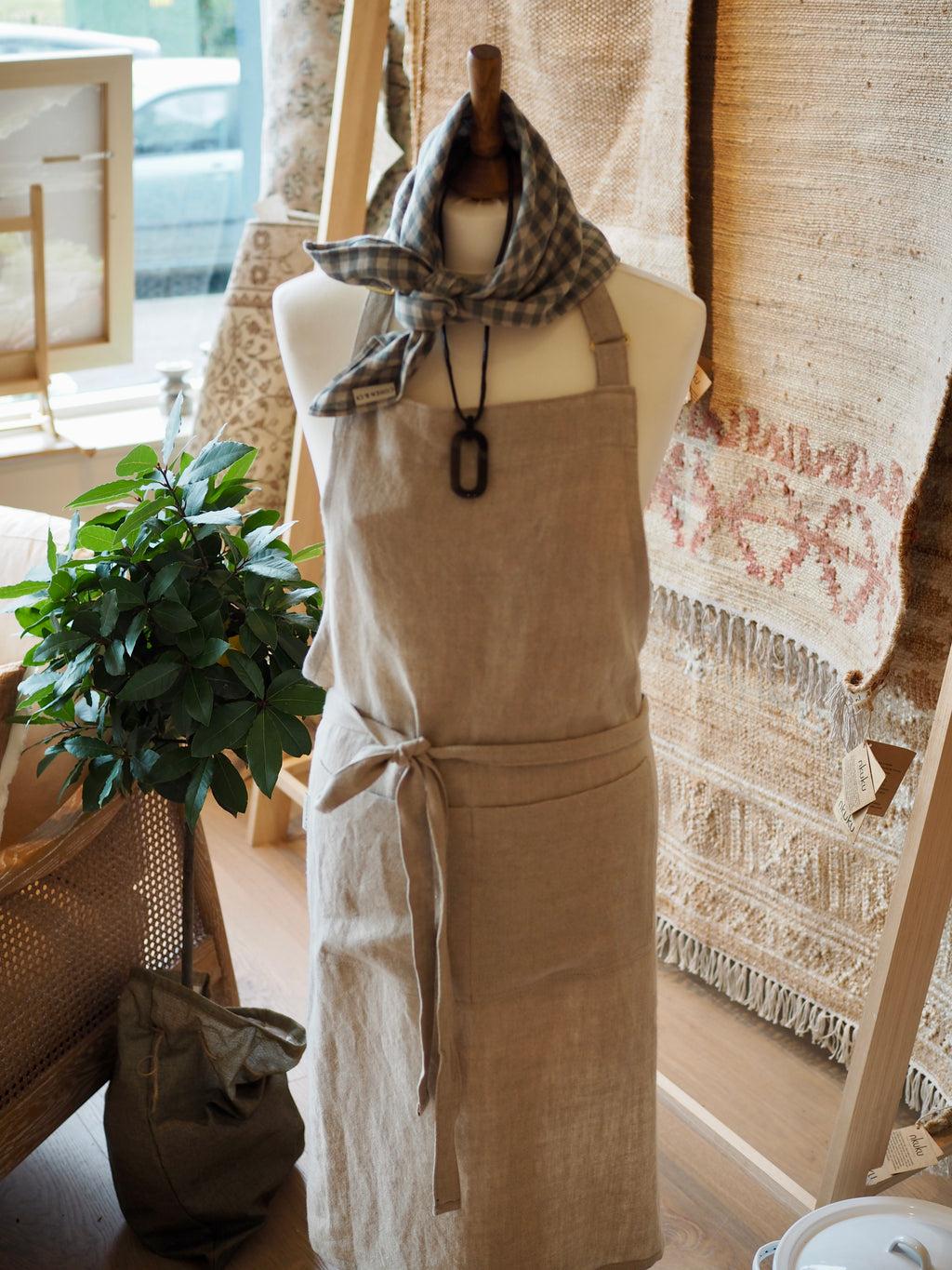 Cohen & Co. Belfast Linen Apron - Stone, Tieback