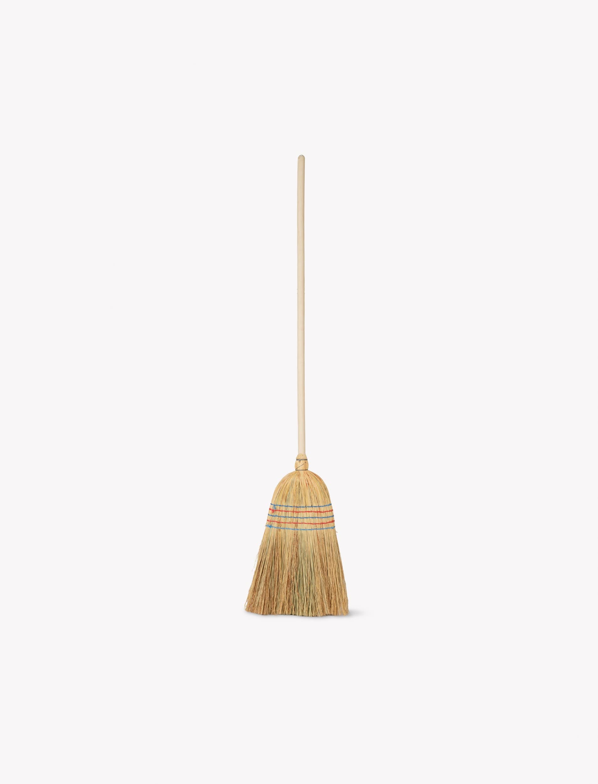 CLASSIC TRADITIONAL STRAW BROOM