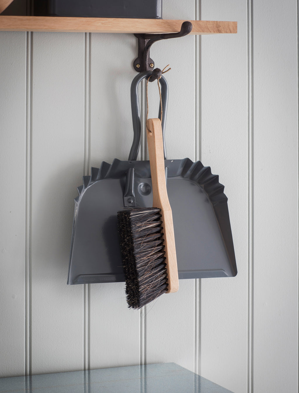 Classic Workshop Dustpan - Powder Coated Steel, Charcoal