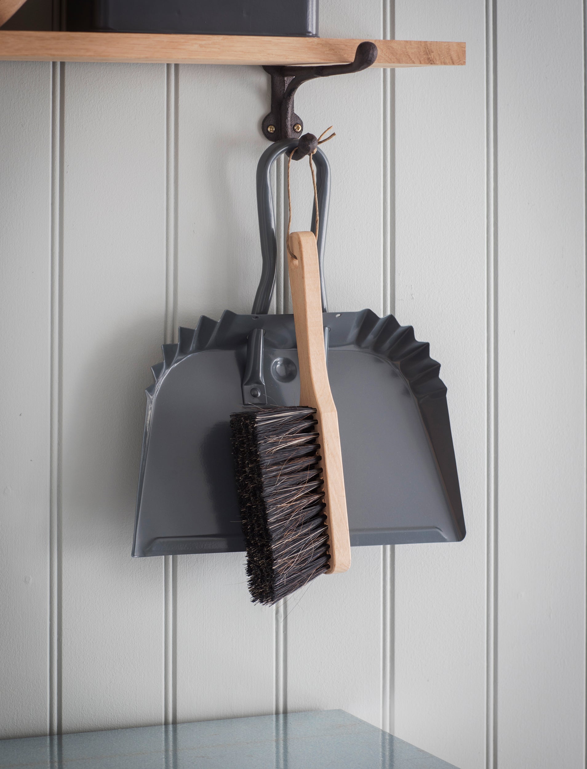 Classic Workshop Dustpan - Powder Coated Steel, Charcoal