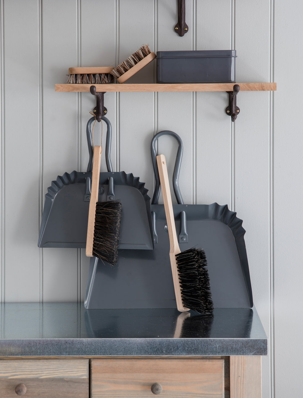 Classic Workshop Dustpan - Powder Coated Steel, Charcoal