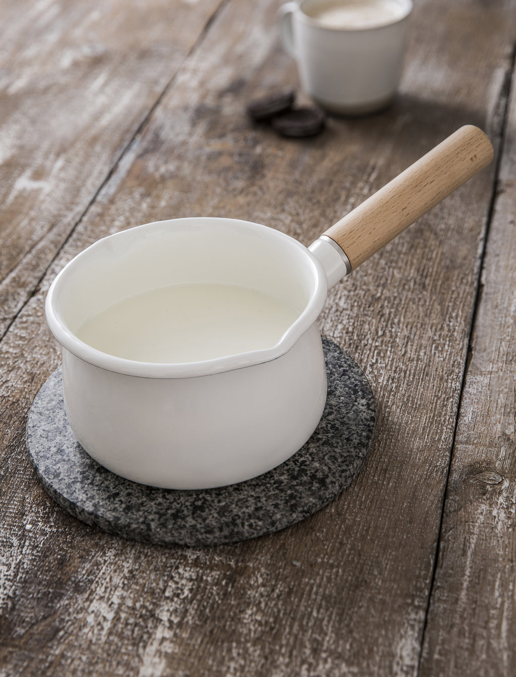 Enamel Milk Pan - Wooden Handle