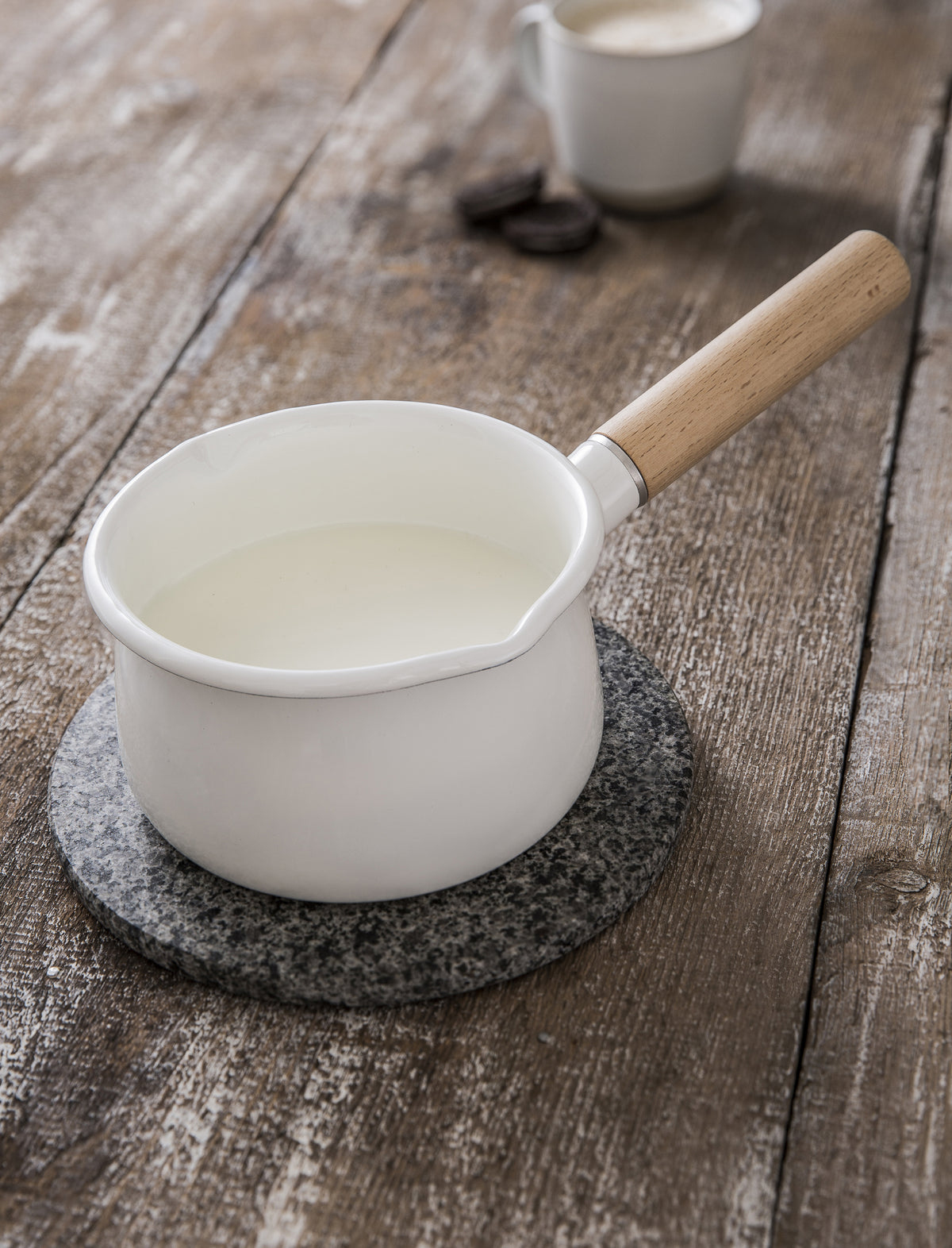 Enamel Milk Pan - Wooden Handle