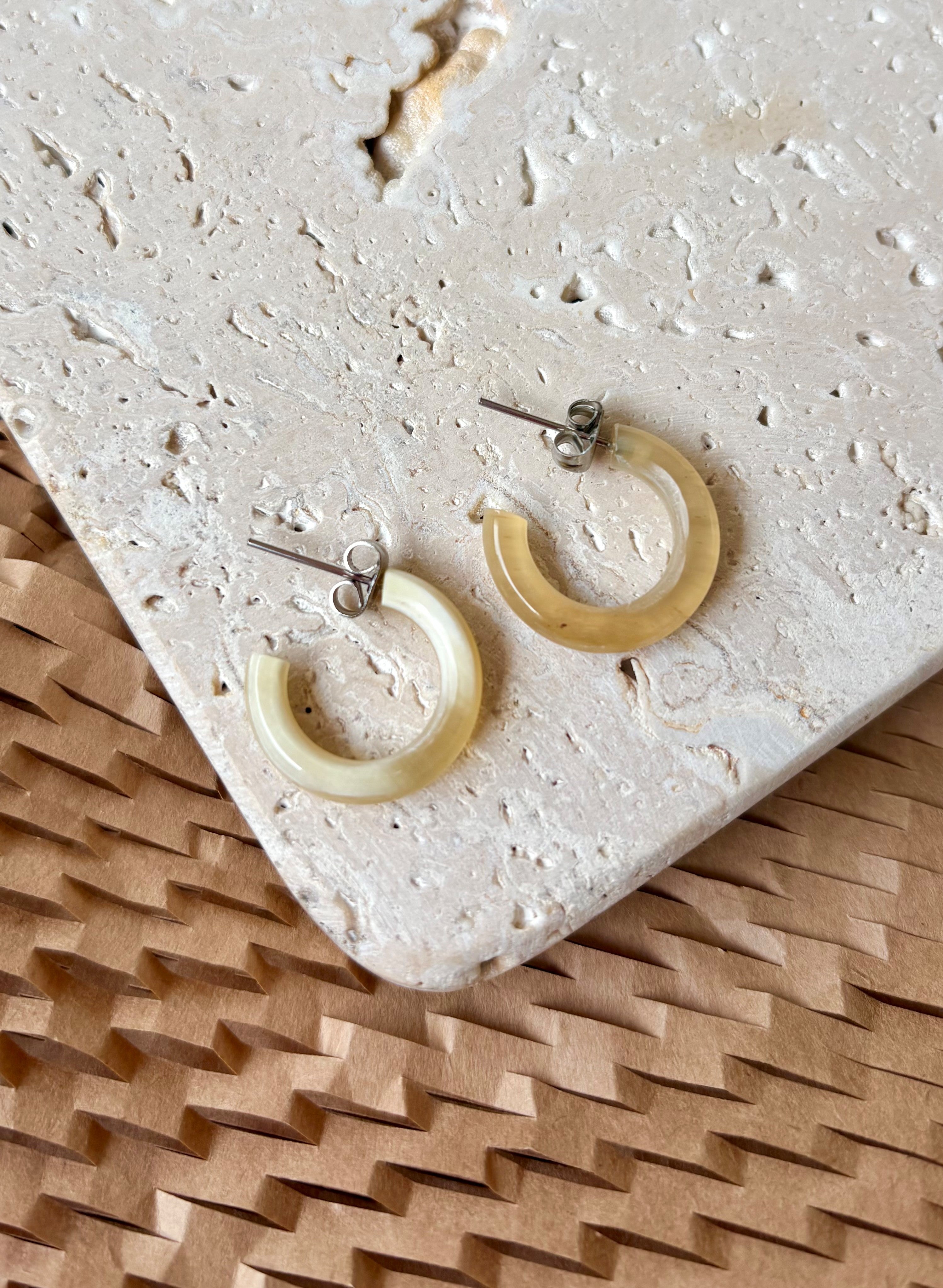 Odette Natural Horn Hugee Hoops