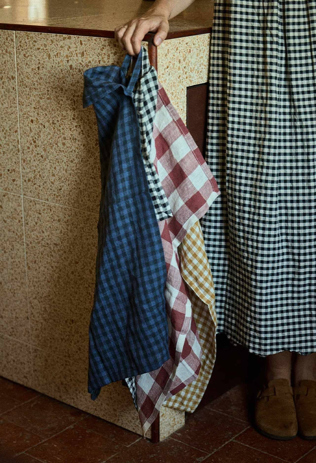 Gabrielle Washed Linen Tea Towel: Berry Gingham
