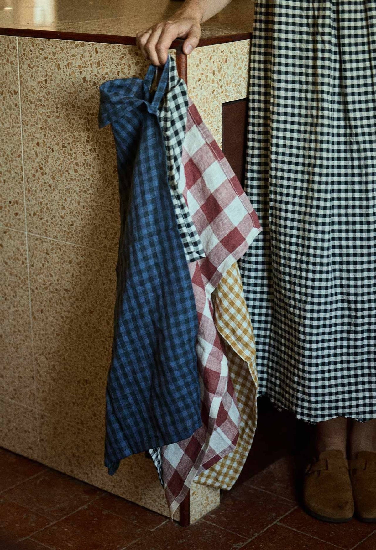 Gabrielle Washed Linen Tea Towel: Berry Gingham
